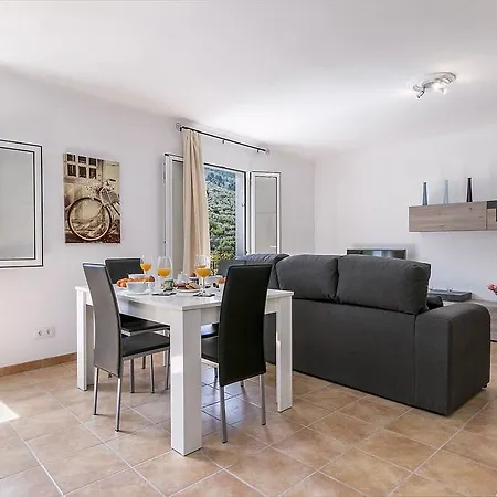 Town House Cas Decu